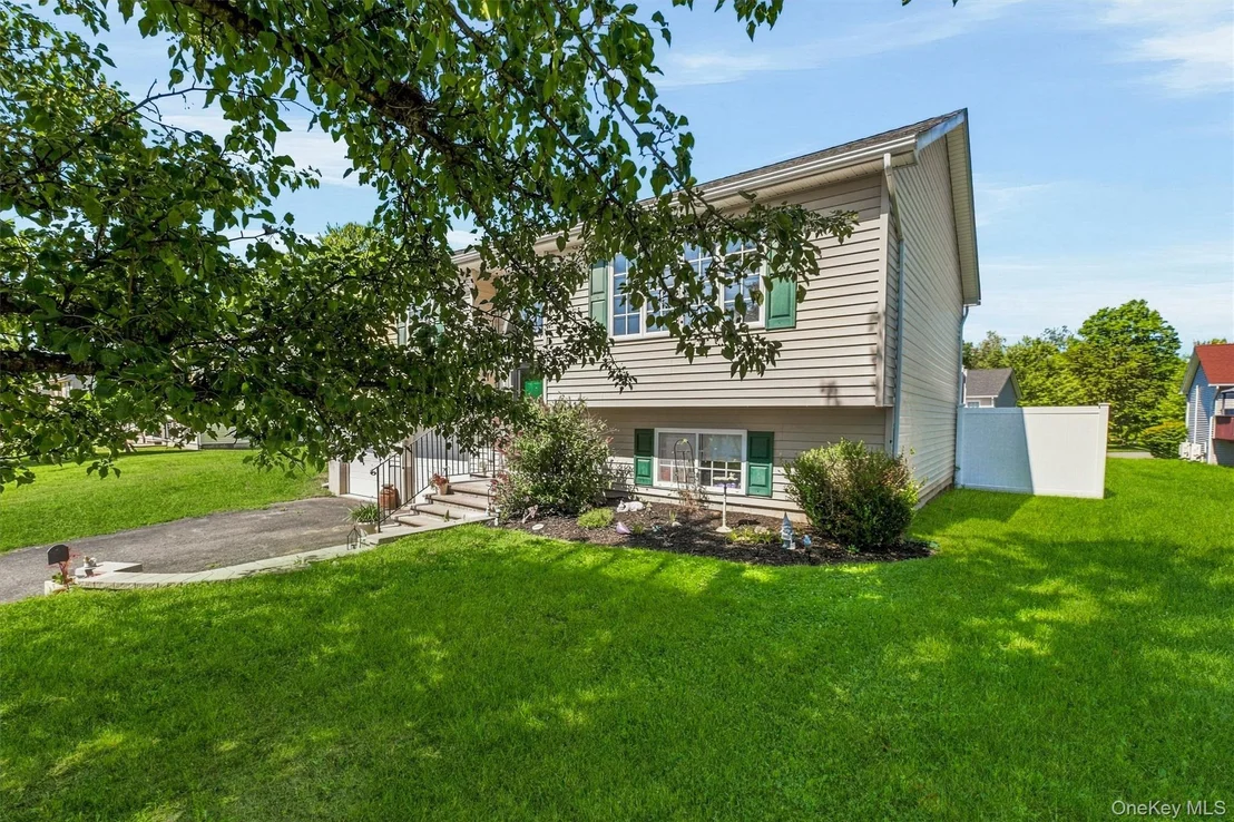 Photo of 17 Princeton Drive