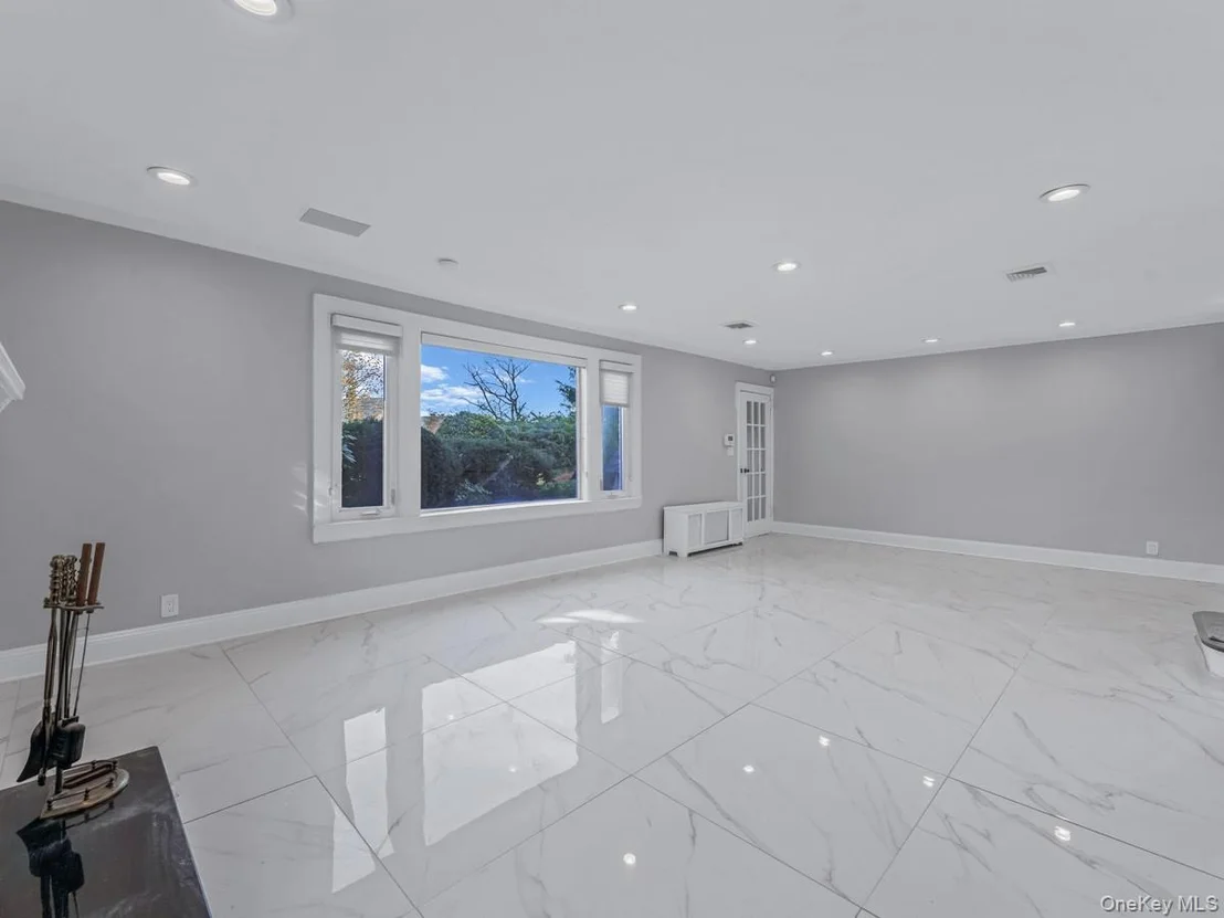 Photo of 14 Nirvana Avenue