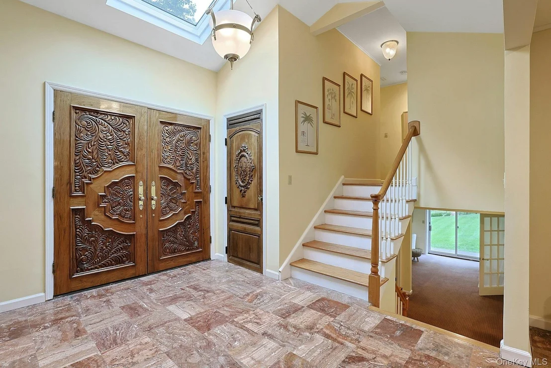 Photo of 77 Central Drive