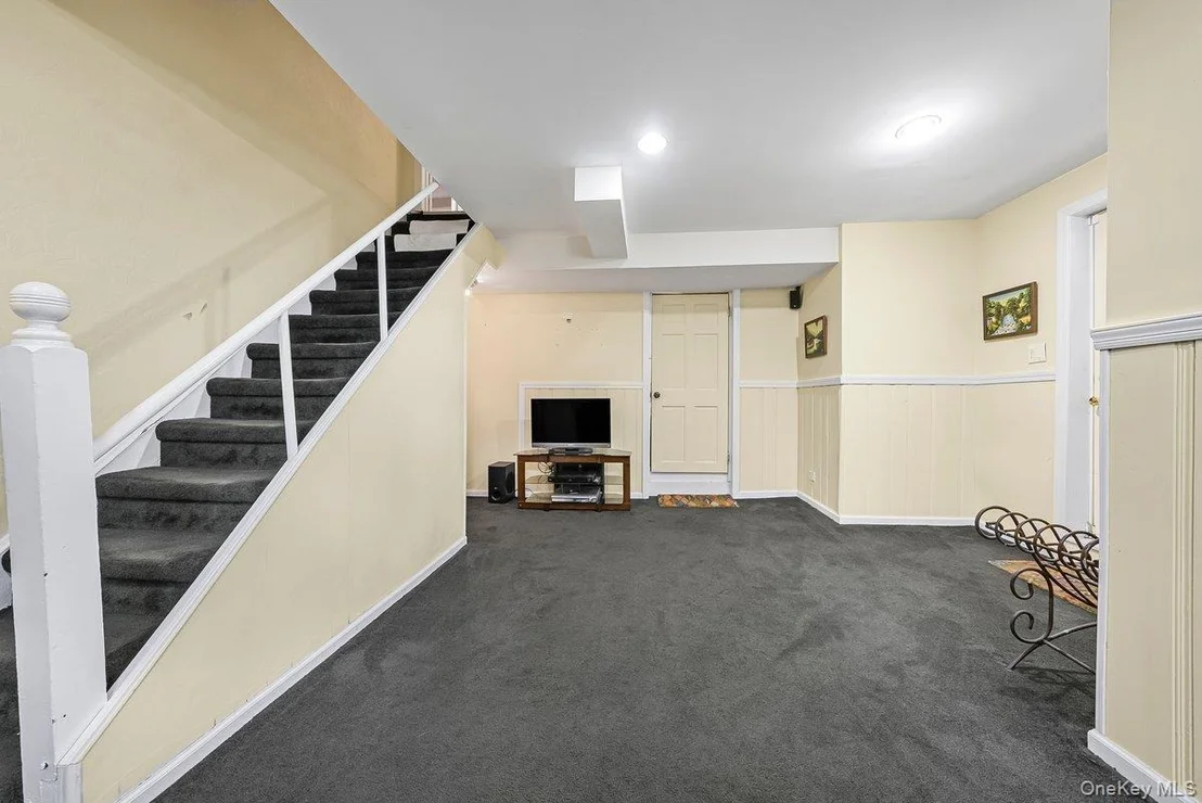Photo of 104 Lefferts Road