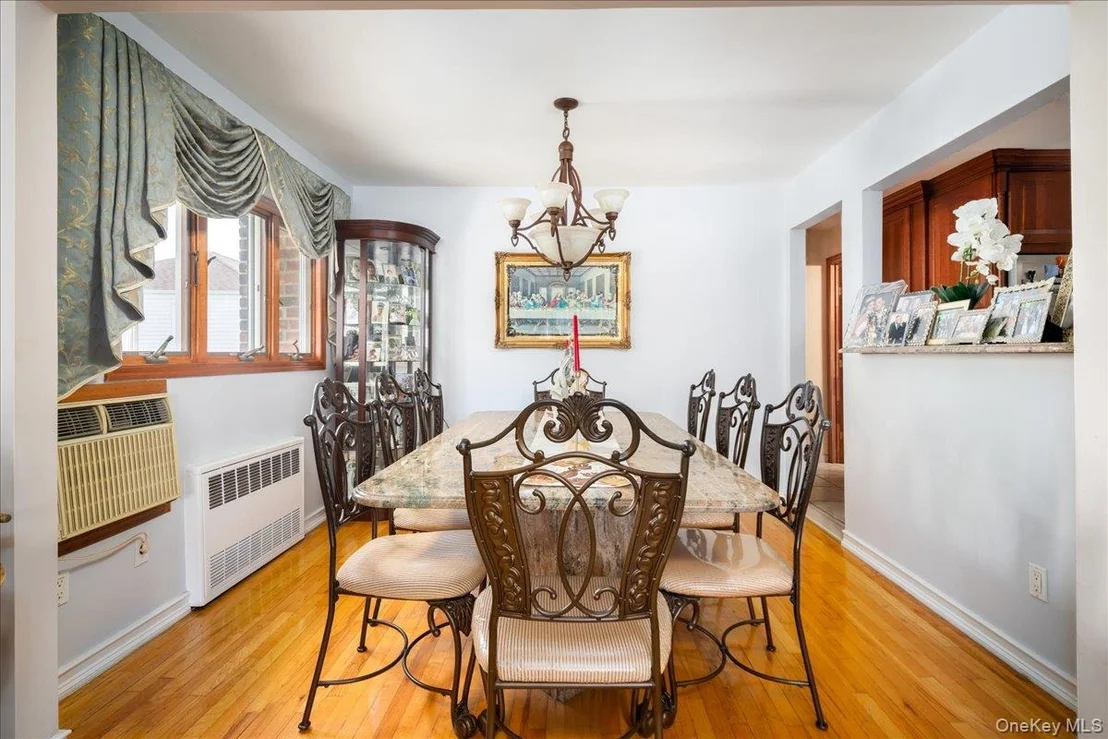 Photo of 242 Seidman Place