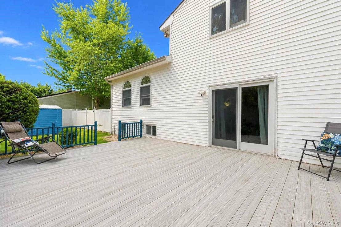 Photo of 117 Selden Boulevard
