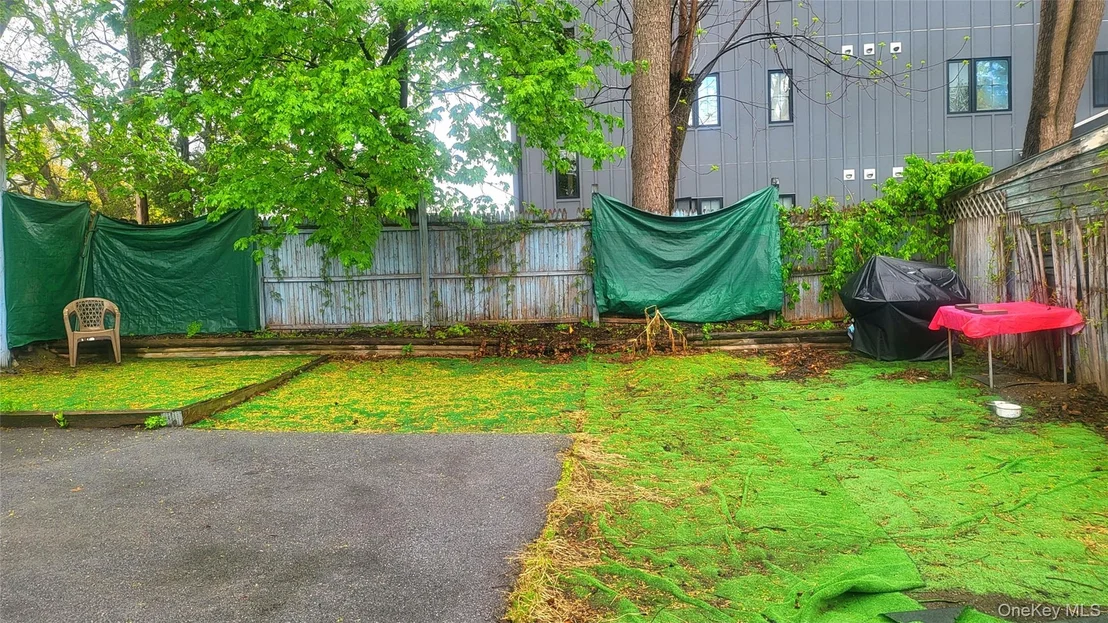Photo of 10 Corlies Avenue