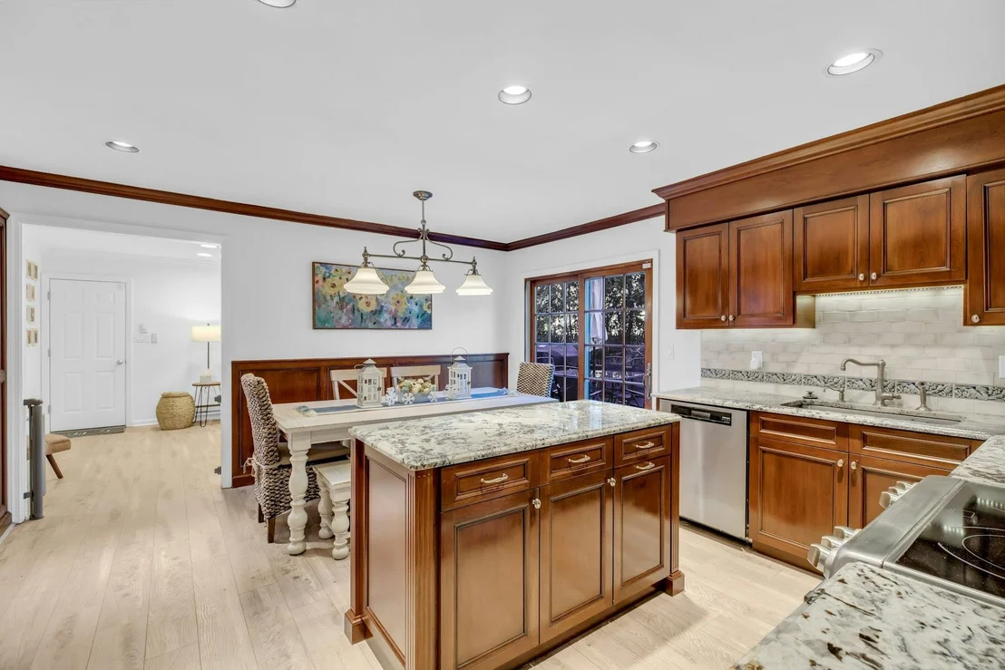 Photo of Unit END at 12 Maple Run Drive