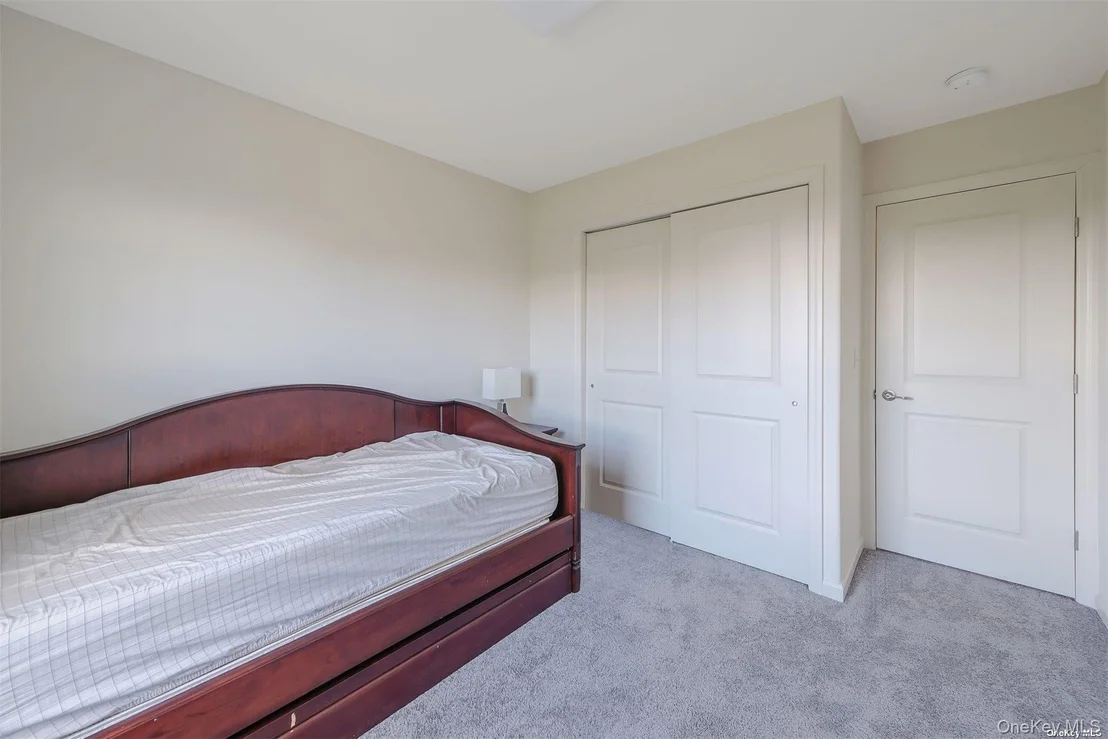 Photo of 7 Pondview Circle