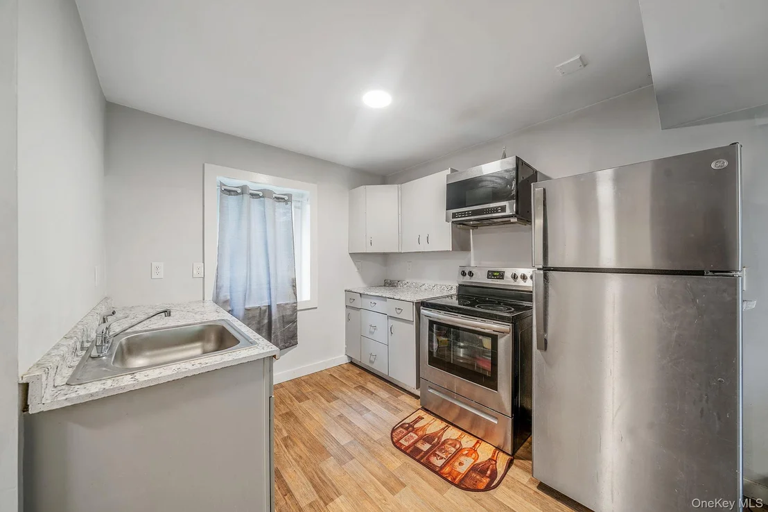Photo of 187 Hallock Street