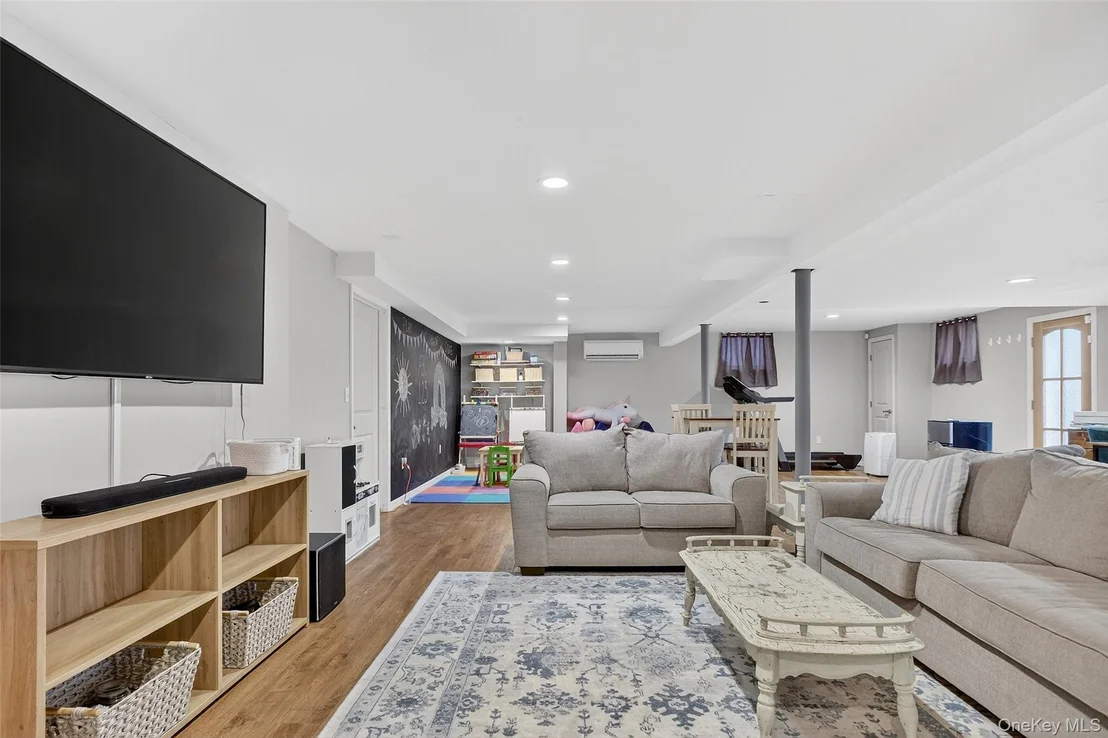 Photo of 8 Ridge Road