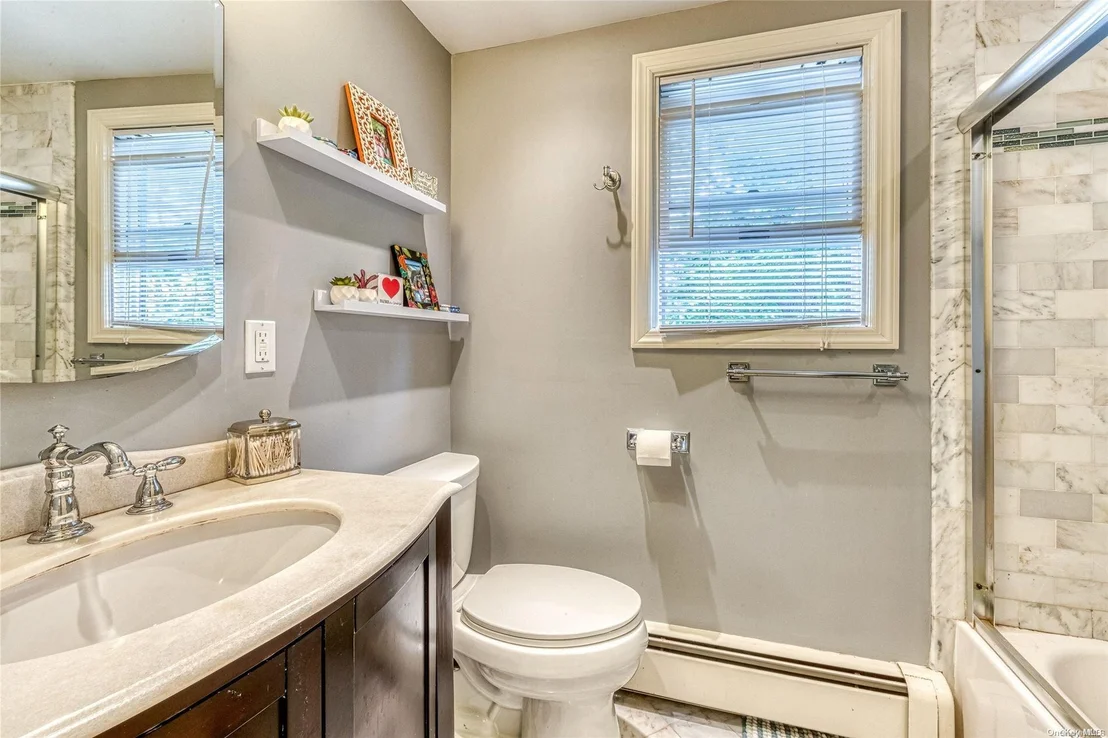 Photo of 2174 Hamilton Road