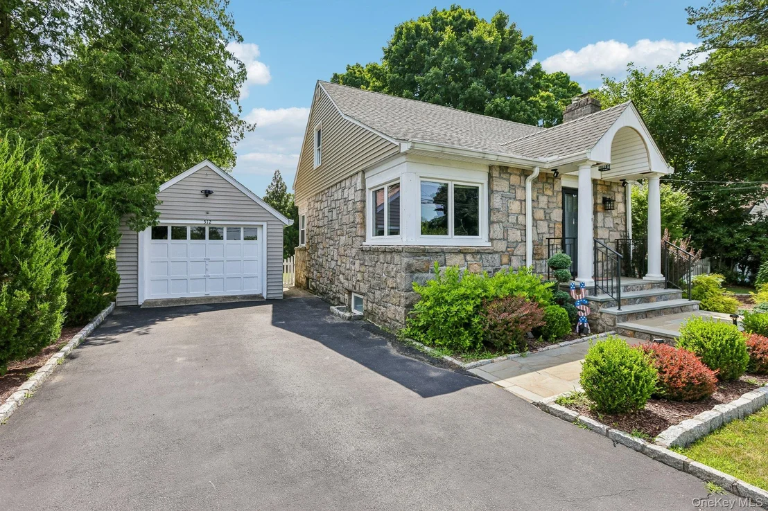 Photo of 512 Westlake Drive