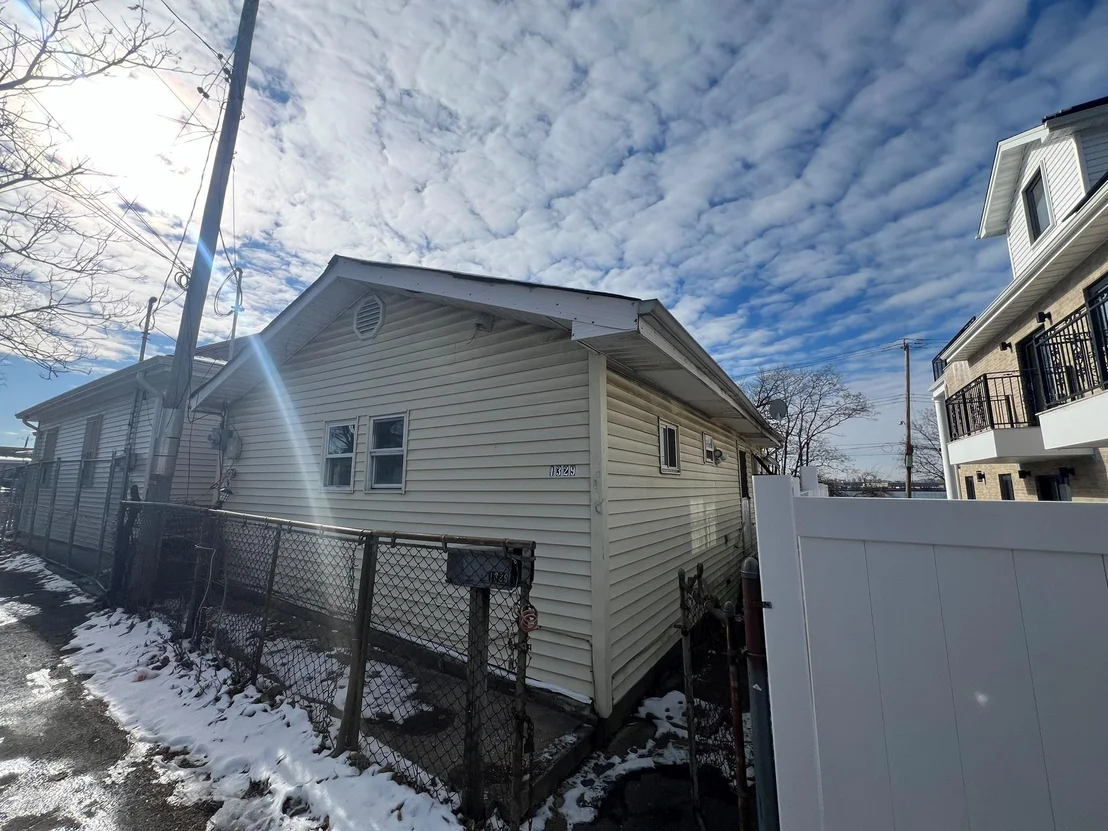 Photo of 1329 Harding Park