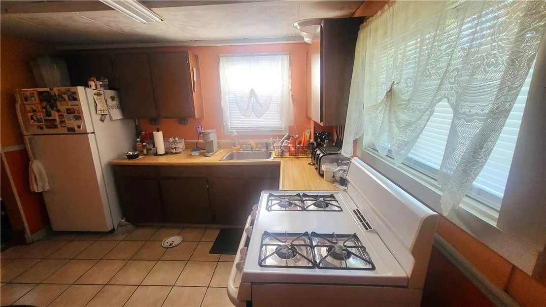 Photo of 166 Thompson Street