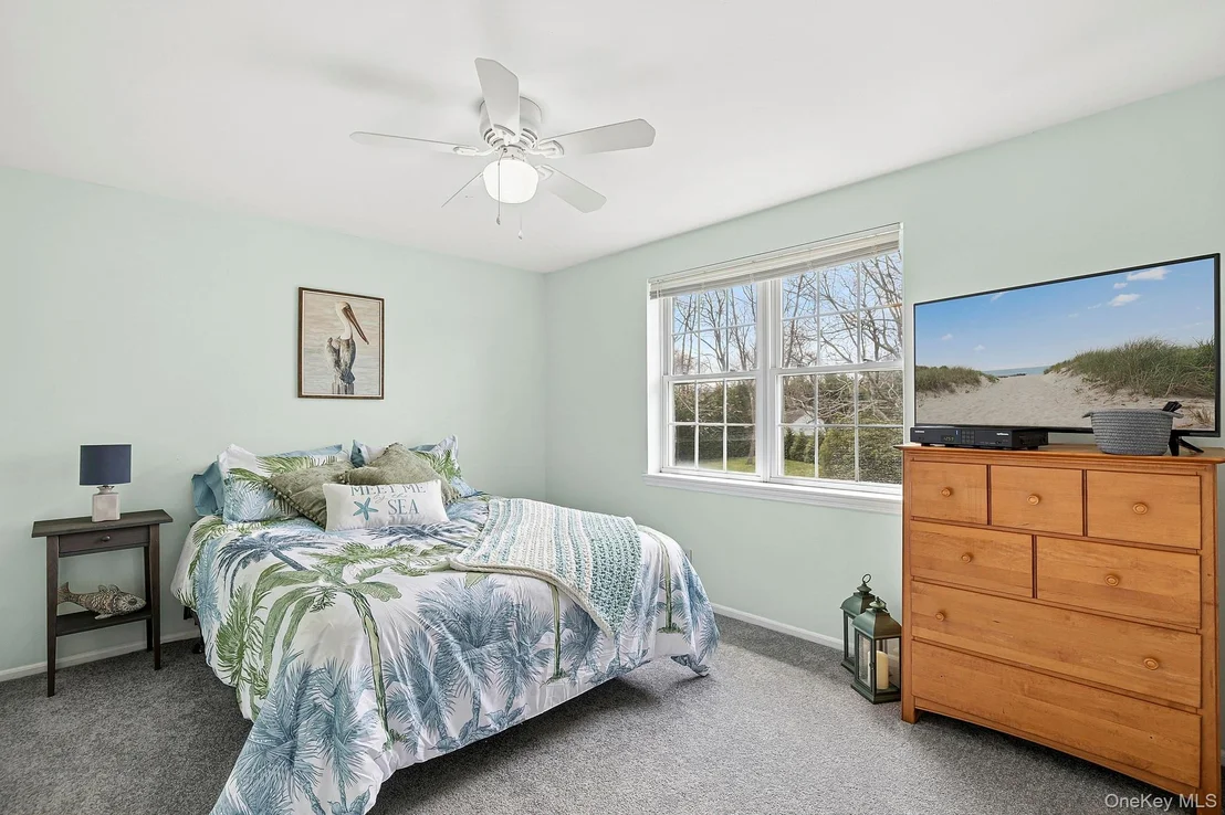 Photo of 240 Lisa Drive