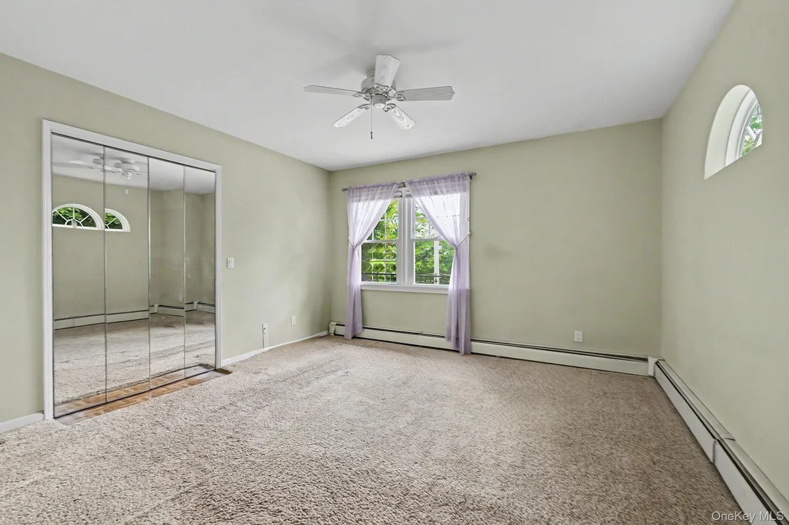 Photo of 5 Meadowbrook Drive