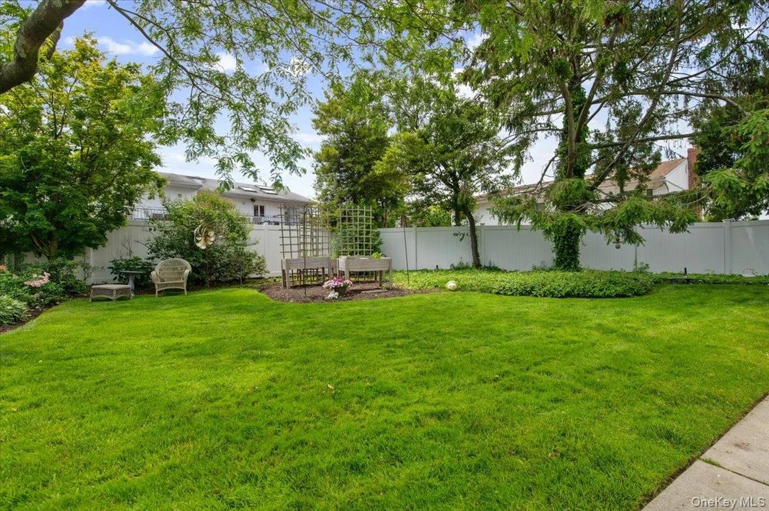 Photo of 964 Cherrywood Drive