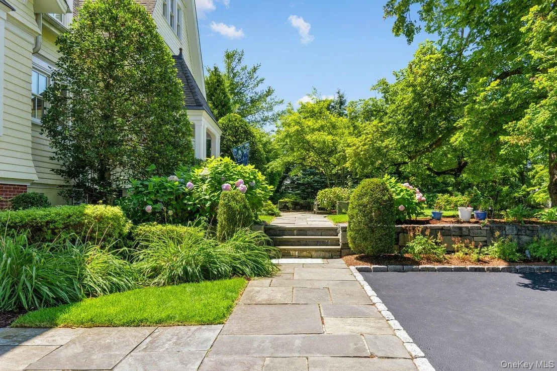 Photo of 731 Forest Avenue
