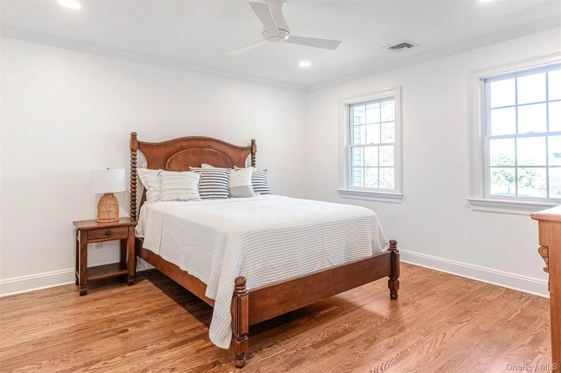 Photo of 350 Laurel Way