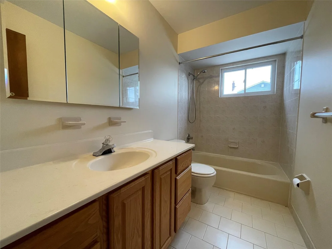 Photo of 1655 Lewis Road