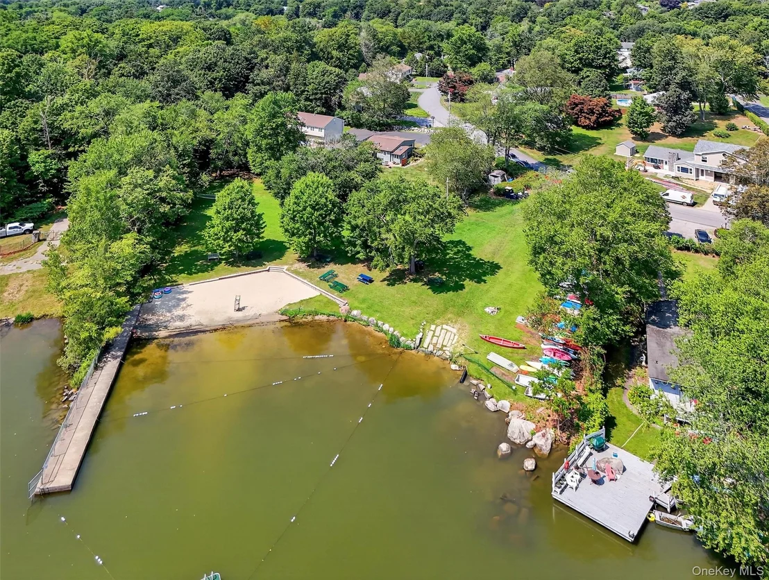 Photo of 85 Lakeside Road