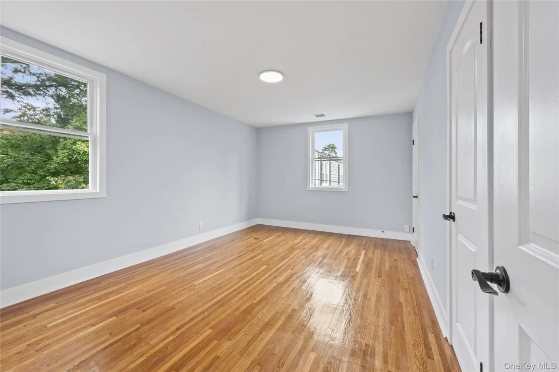 Photo of 81 Rowe Avenue
