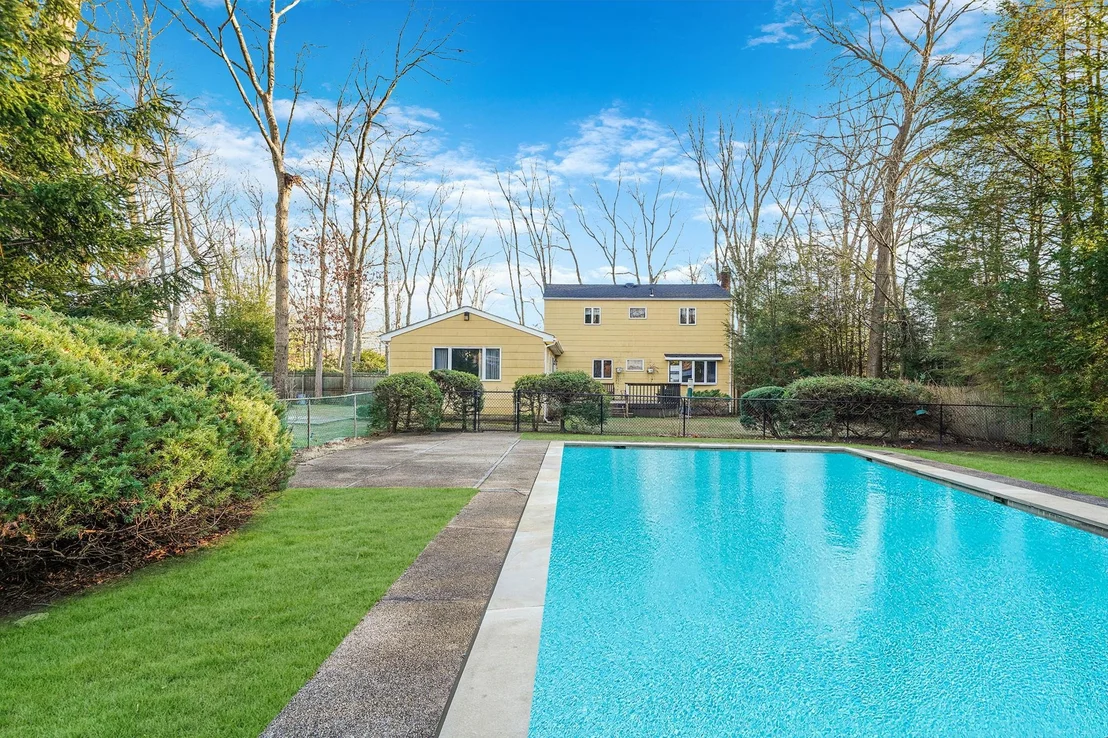 Photo of 5 Knob Hill Drive