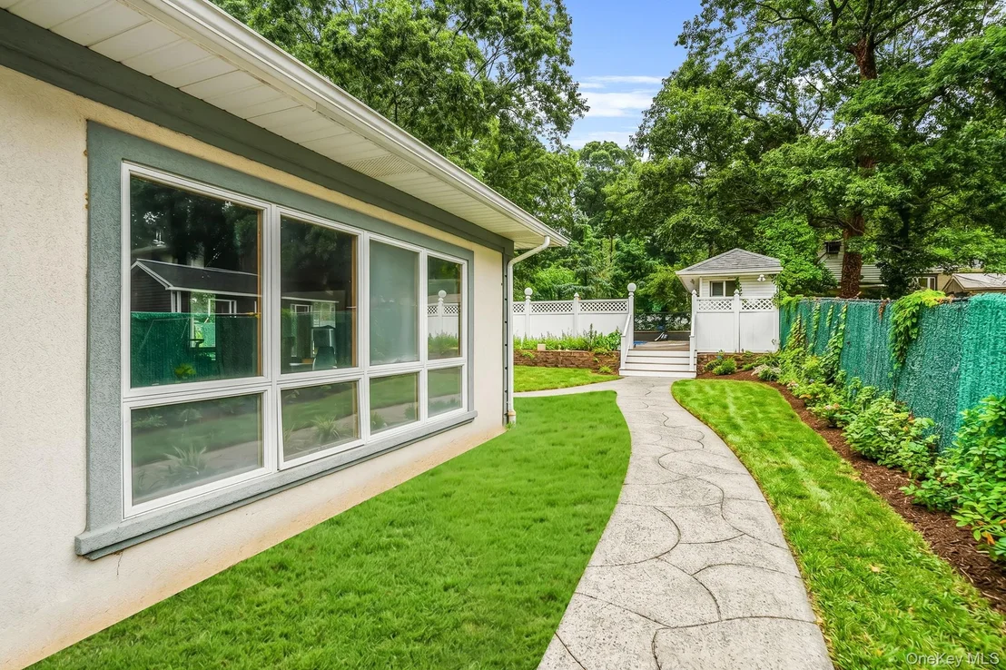 Photo of 138 River Road