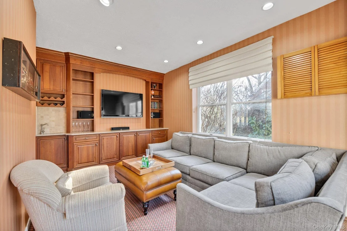 Photo of 10 Clover Drive