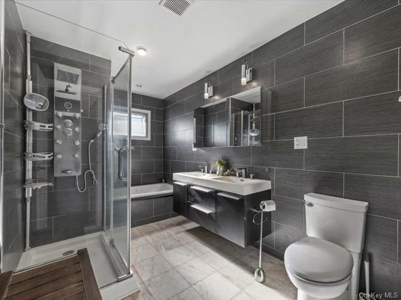 Photo of 844 Flanders Drive