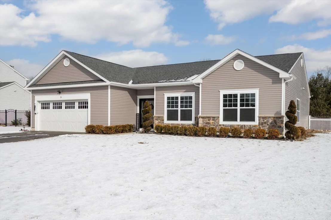 Photo of 15 Pondview Circle