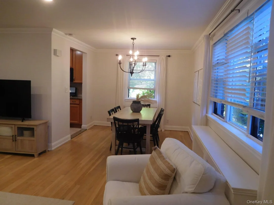 Photo of Unit A at 80 Oregon Avenue