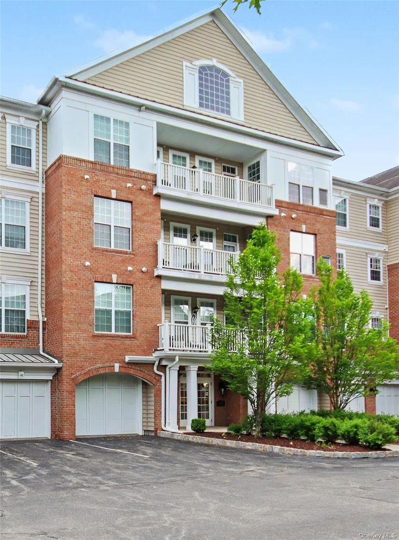 Photo of 541 Regency Drive