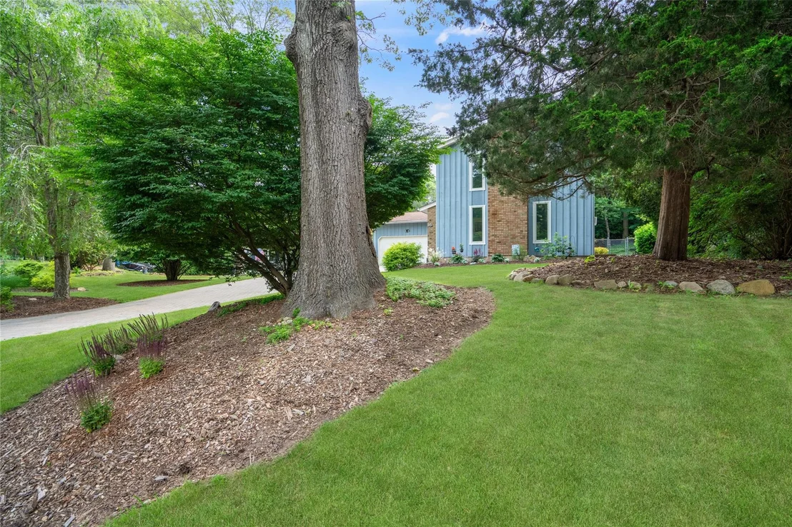 Photo of 16 Short Way