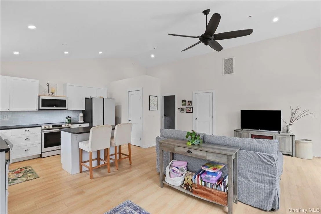 Photo of 6 Annarock Drive