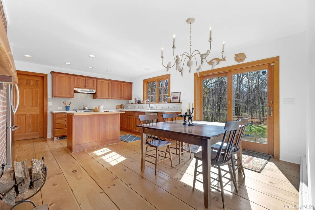 Photo of 331 Grape Hollow Road