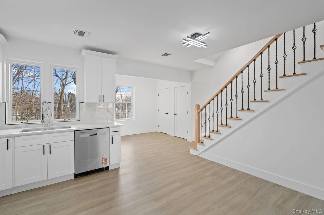 Photo of 39 Overland Drive