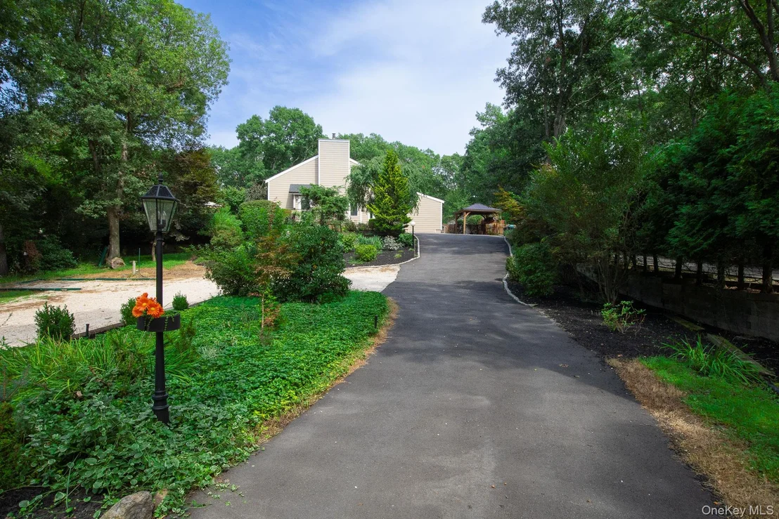Photo of 30 Long Pond Road