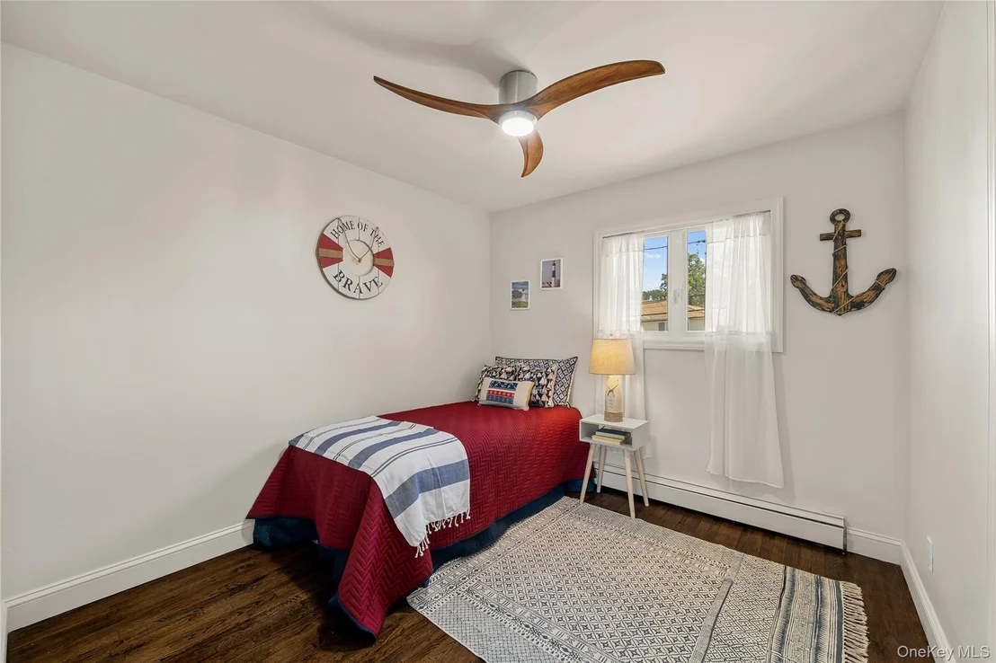 Photo of 3260 Shore Road