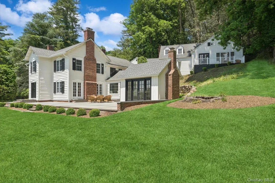 Photo of 15 Lloyd Harbor Road