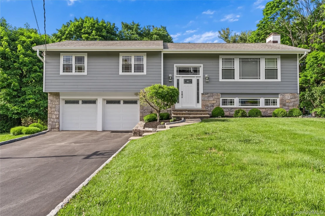 Photo of 224 Willow Drive