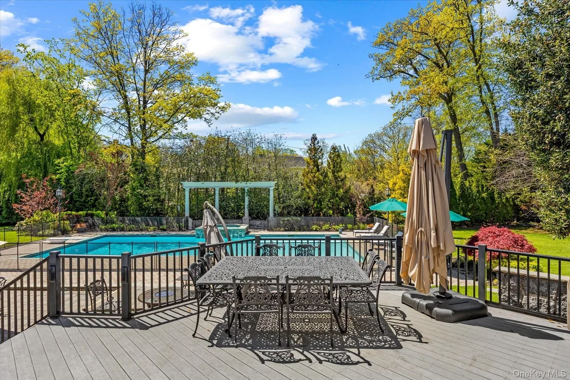 Photo of 10 Hemlock Drive