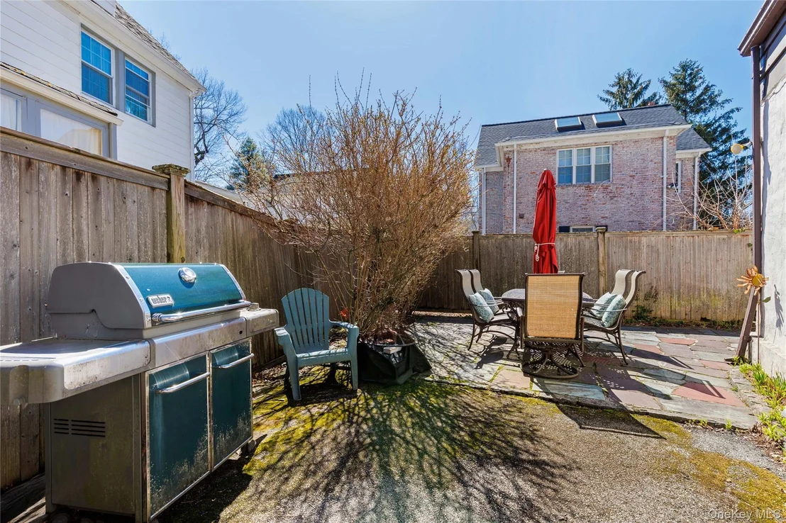 Photo of 6 Walbrooke Circle