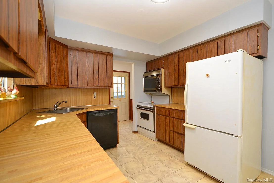 Photo of 39 Sheryl Crescent
