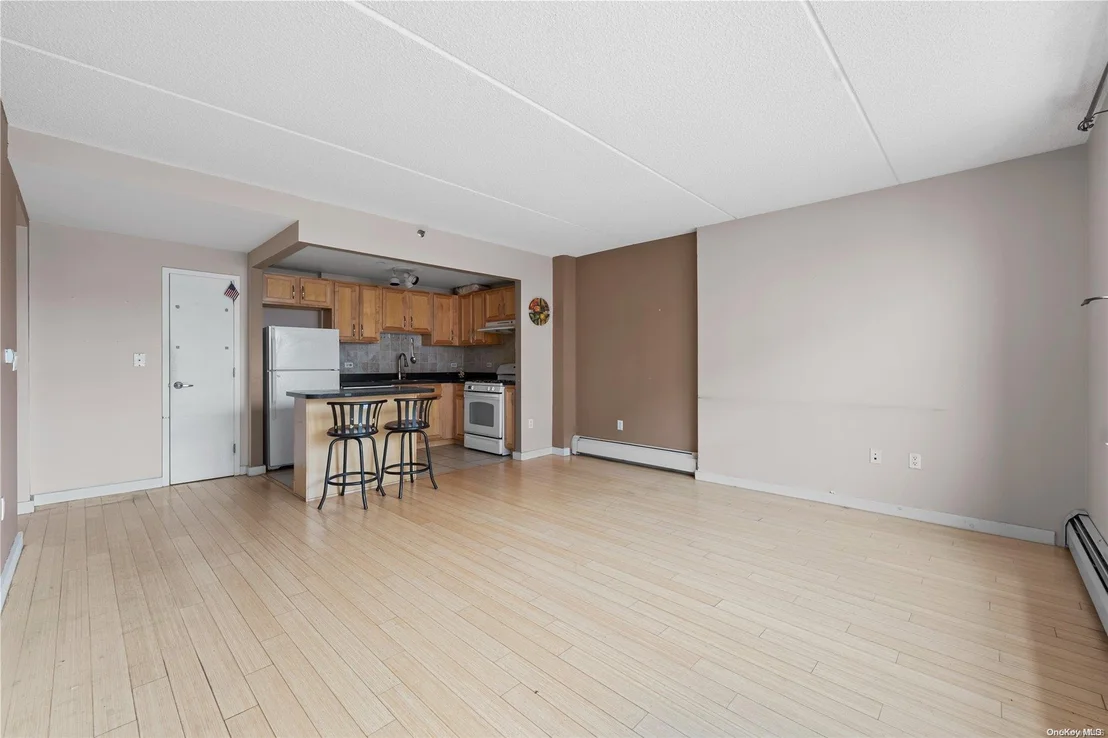 Photo of Unit 6F at 3044 3rd Avenue