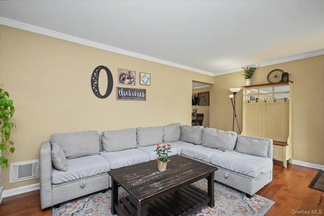 Photo of 9 Mansion Drive