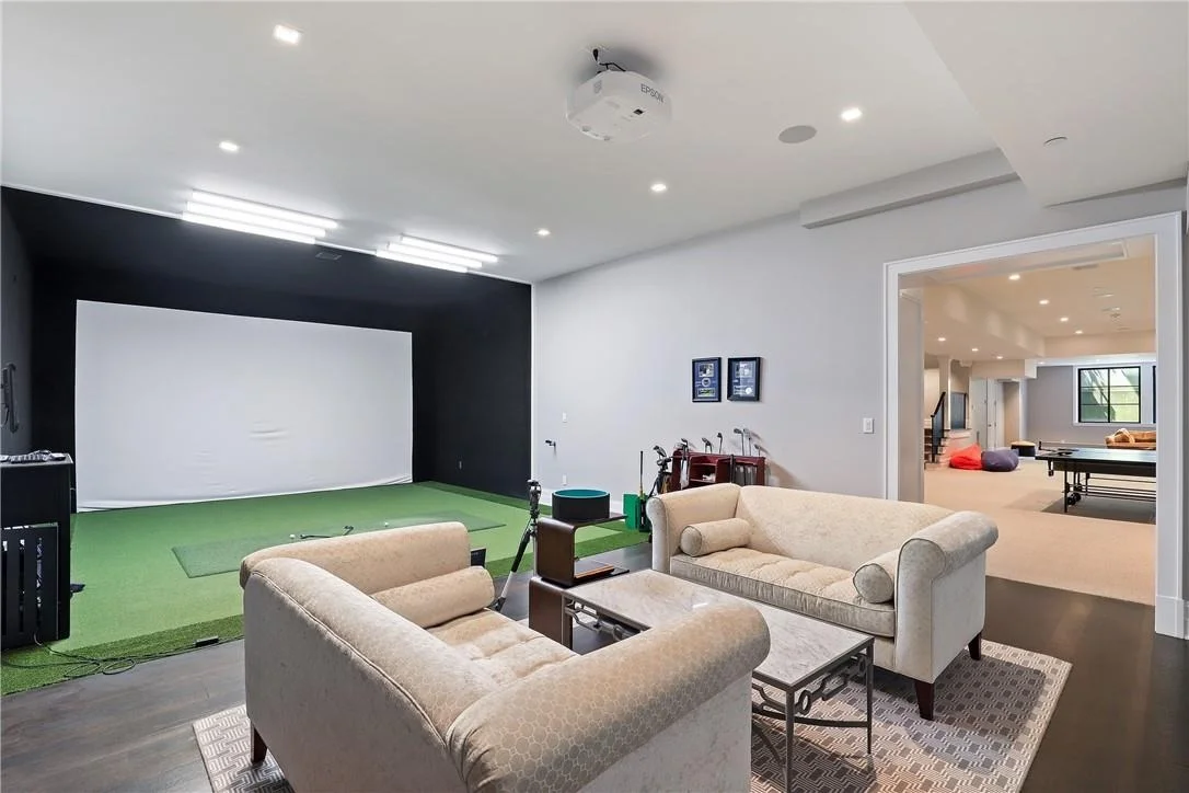 Photo of 3073 Purchase Street