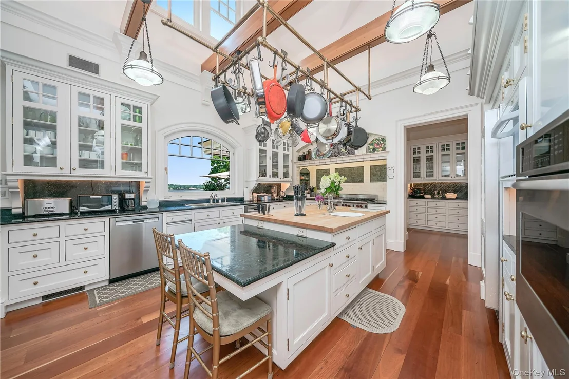 Photo of 227 Dock Lane