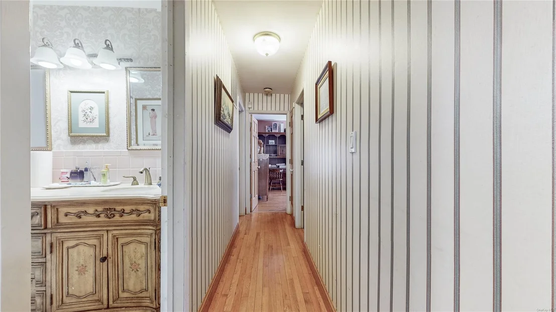 Photo of 154-26 Riverside Drive