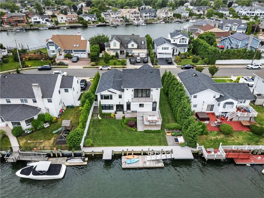 Photo of 2911 Harbor Road