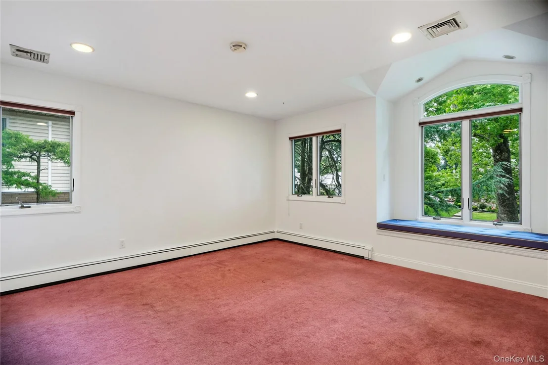 Photo of 565 Mohawk Road