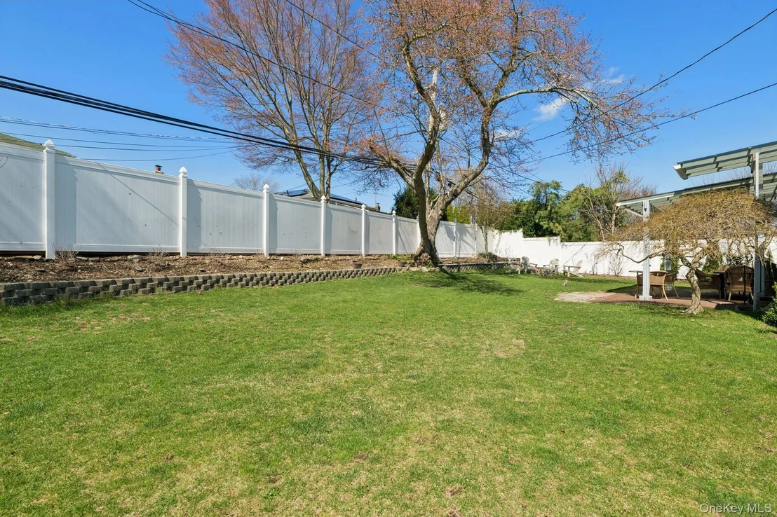 Photo of 15 Wayland Road
