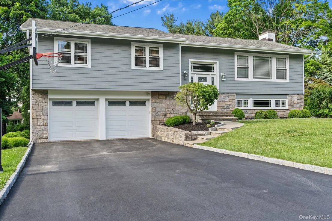 Photo of 224 Willow Drive